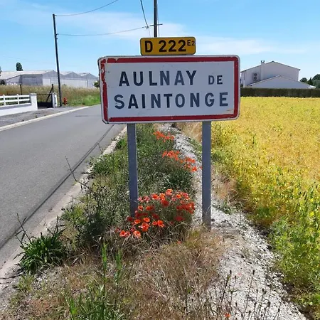 Les Volets Verts Aulnay Bed & Breakfast *