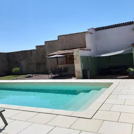 Bed & Breakfast Les Volets Verts Aulnay Aulnay (Charente-Maritime)