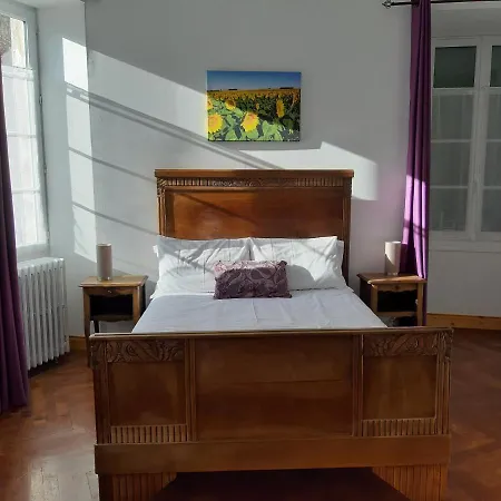 Les Volets Verts Aulnay Bed & Breakfast Aulnay (Charente-Maritime)