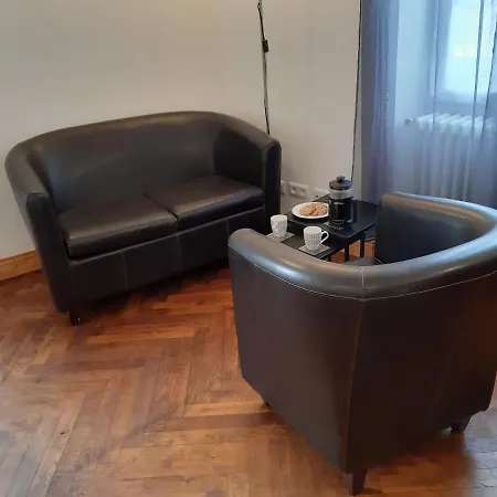 Les Volets Verts Aulnay Bed & Breakfast *